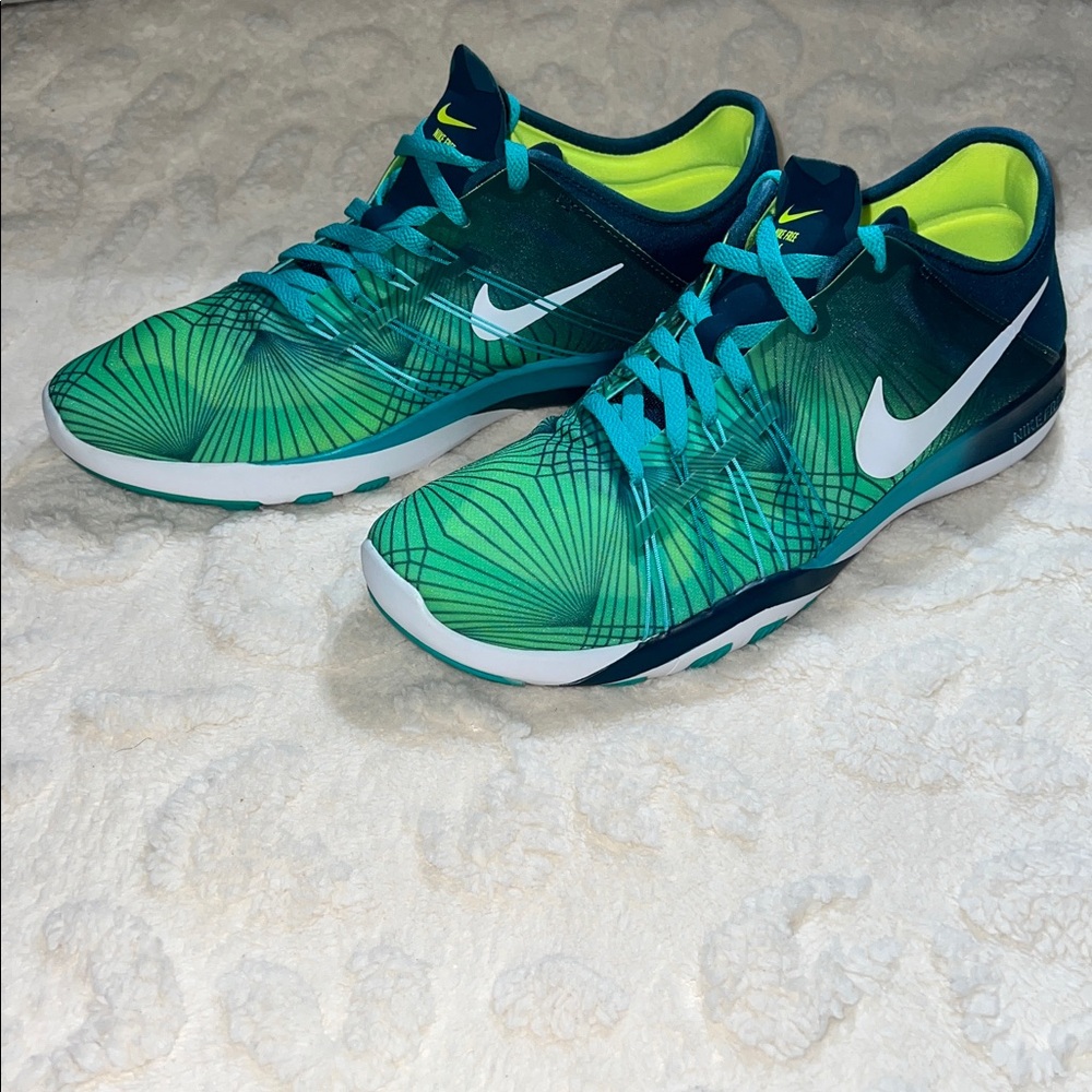 Nike Free TR 6 Teal and Lime Women’s Sneakers Size 8